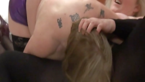 Mature blonde granny fuck by a guy in the hotel room