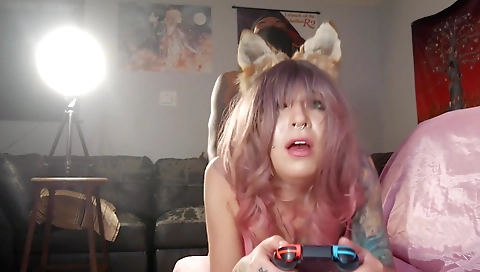 Gamer Girl - Fucked Doggystyle Raw Bbc W/ Creampie