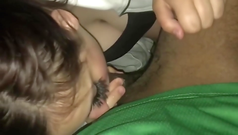 Big-assed blonde gets a deepthroat cumshot after a nice handjob